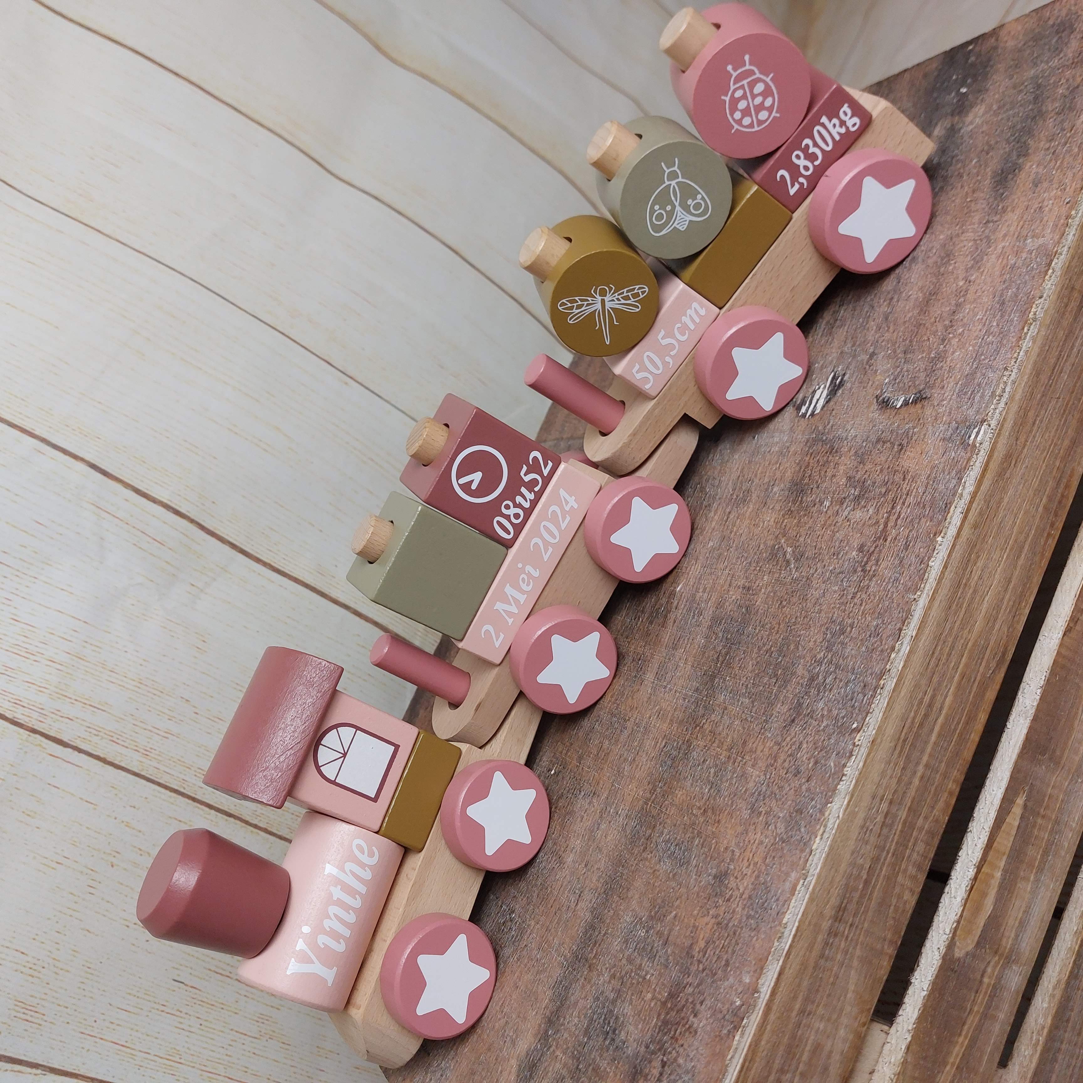 Houten geboortetreintje