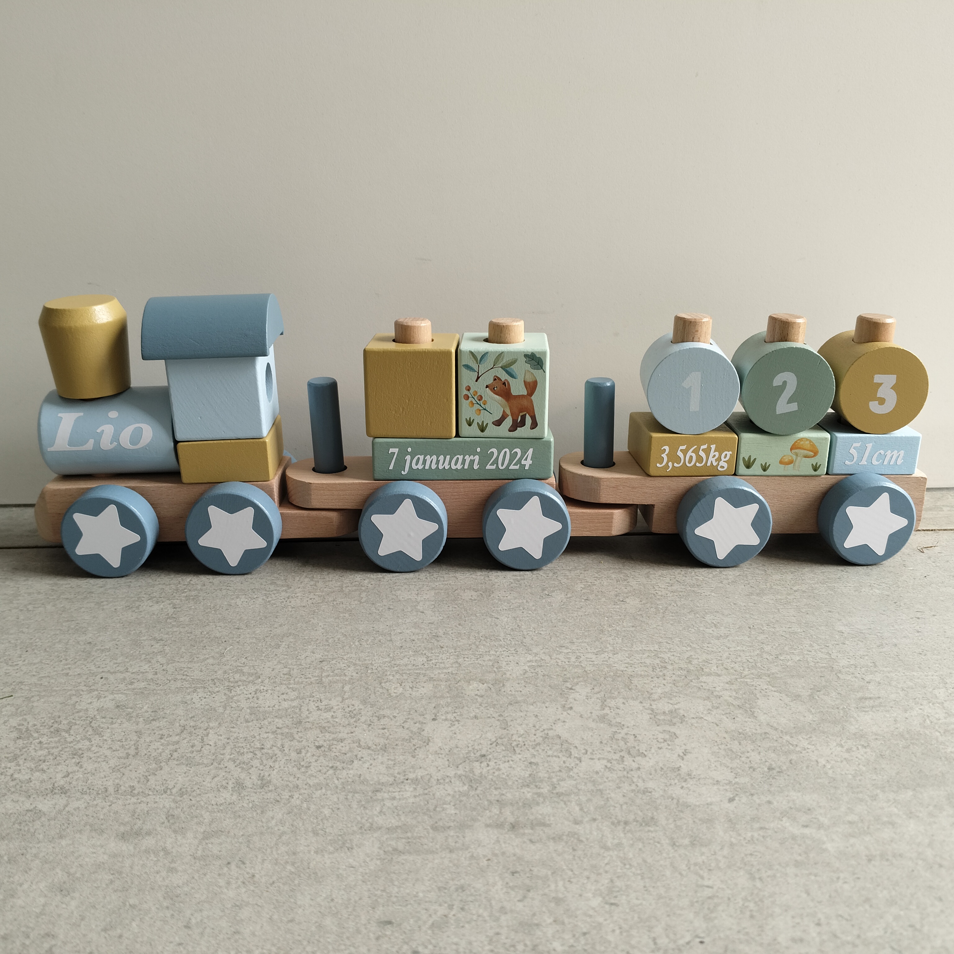 Houten geboortetreintje
