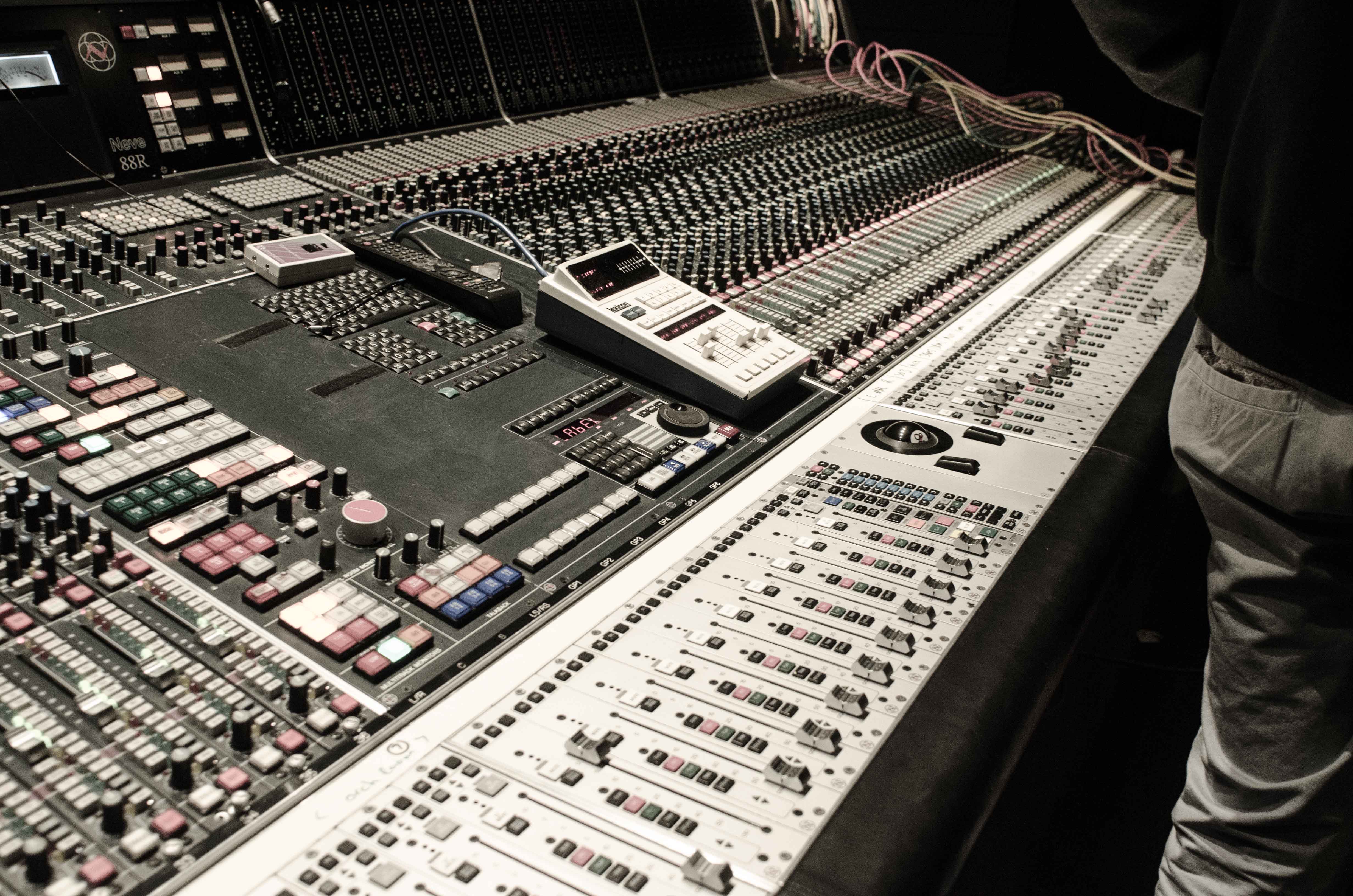 Professional Audio Mixing and Mastering Services
