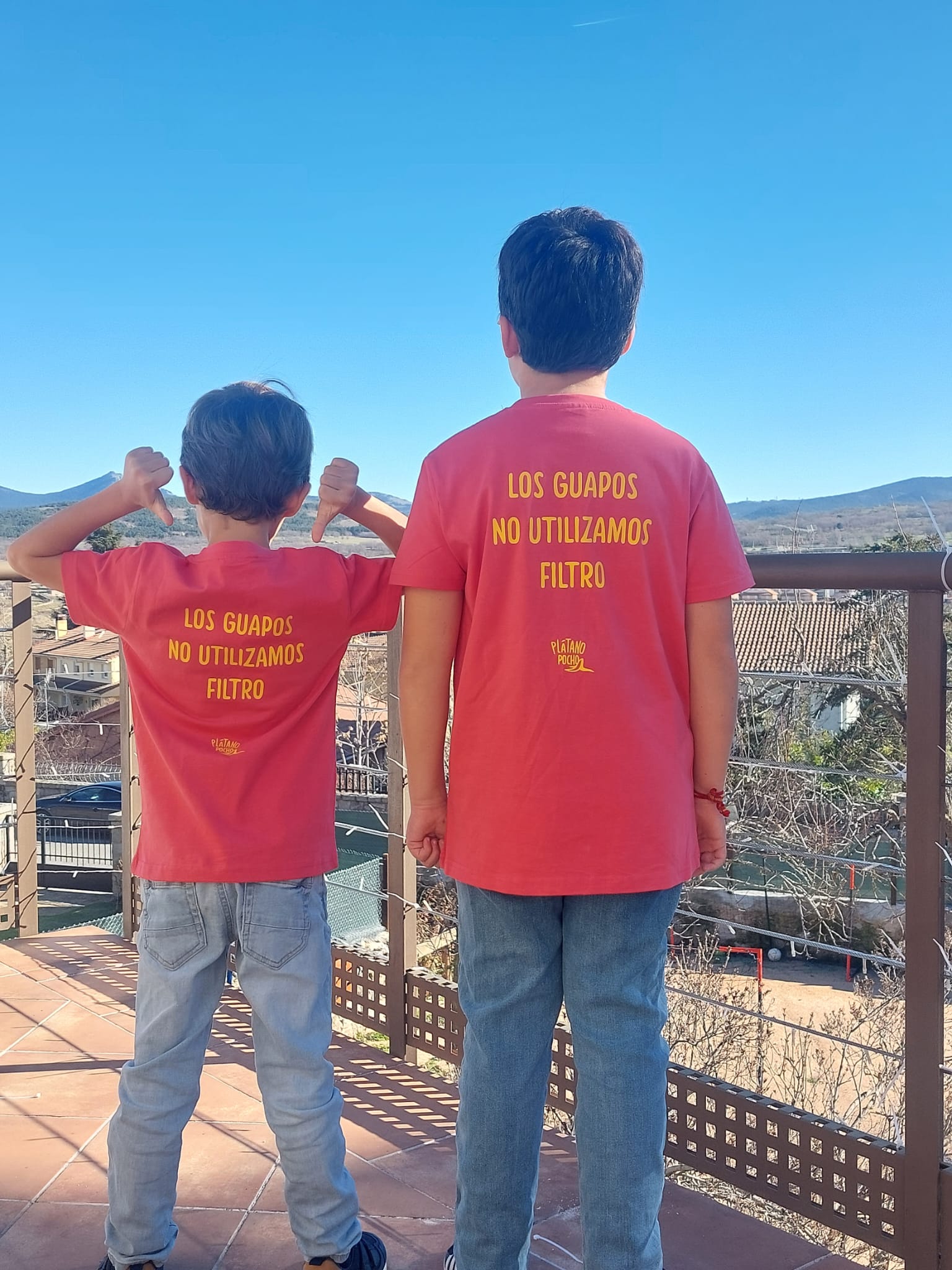 Camiseta Rojo Crisantemo Niño Guap@