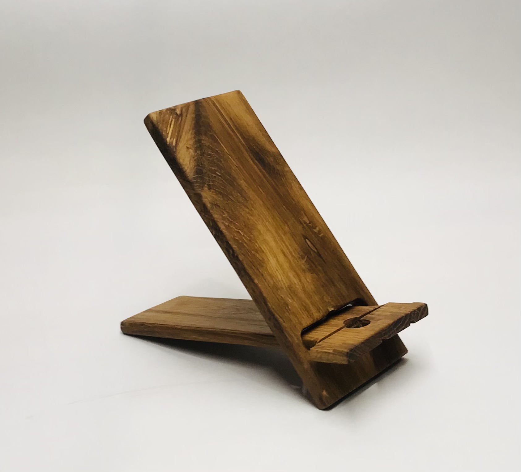 Stovelis telefonui/wooden stand