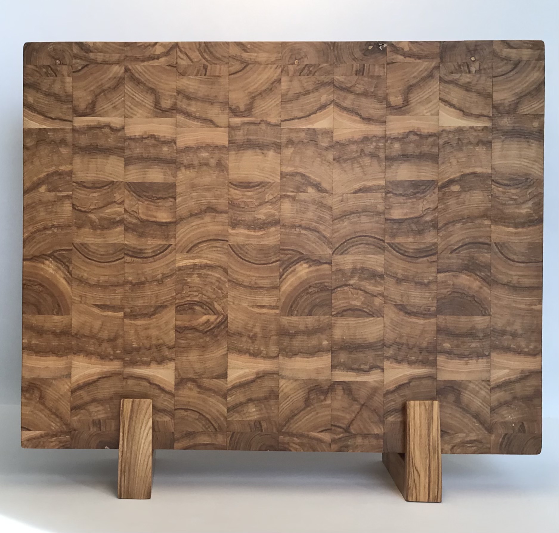 Stovelis pjaustymo lentelei