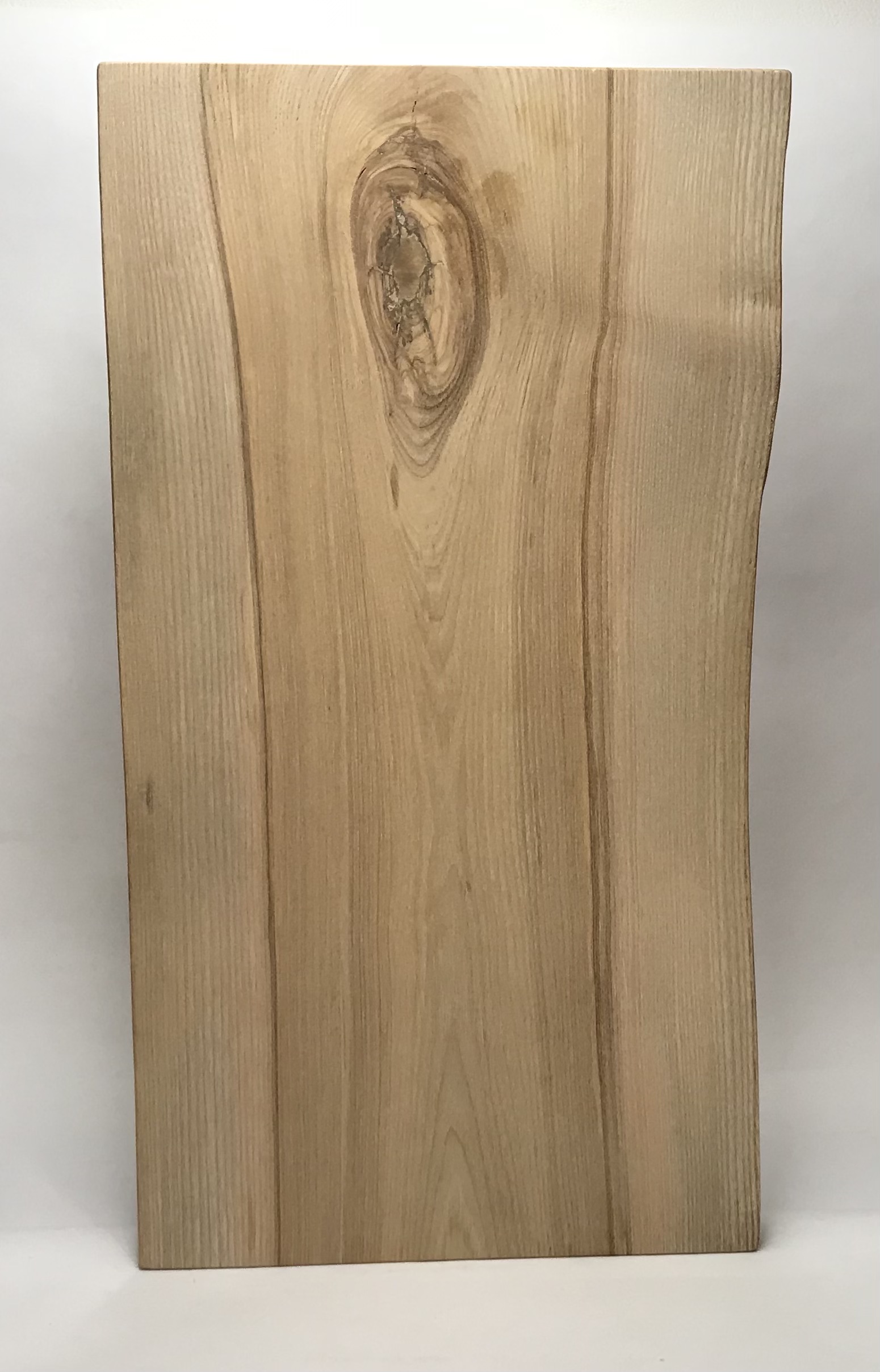 Pjaustymo lentelė, uosis/ cutting board, ash tree 39x20/21x2,5 cm