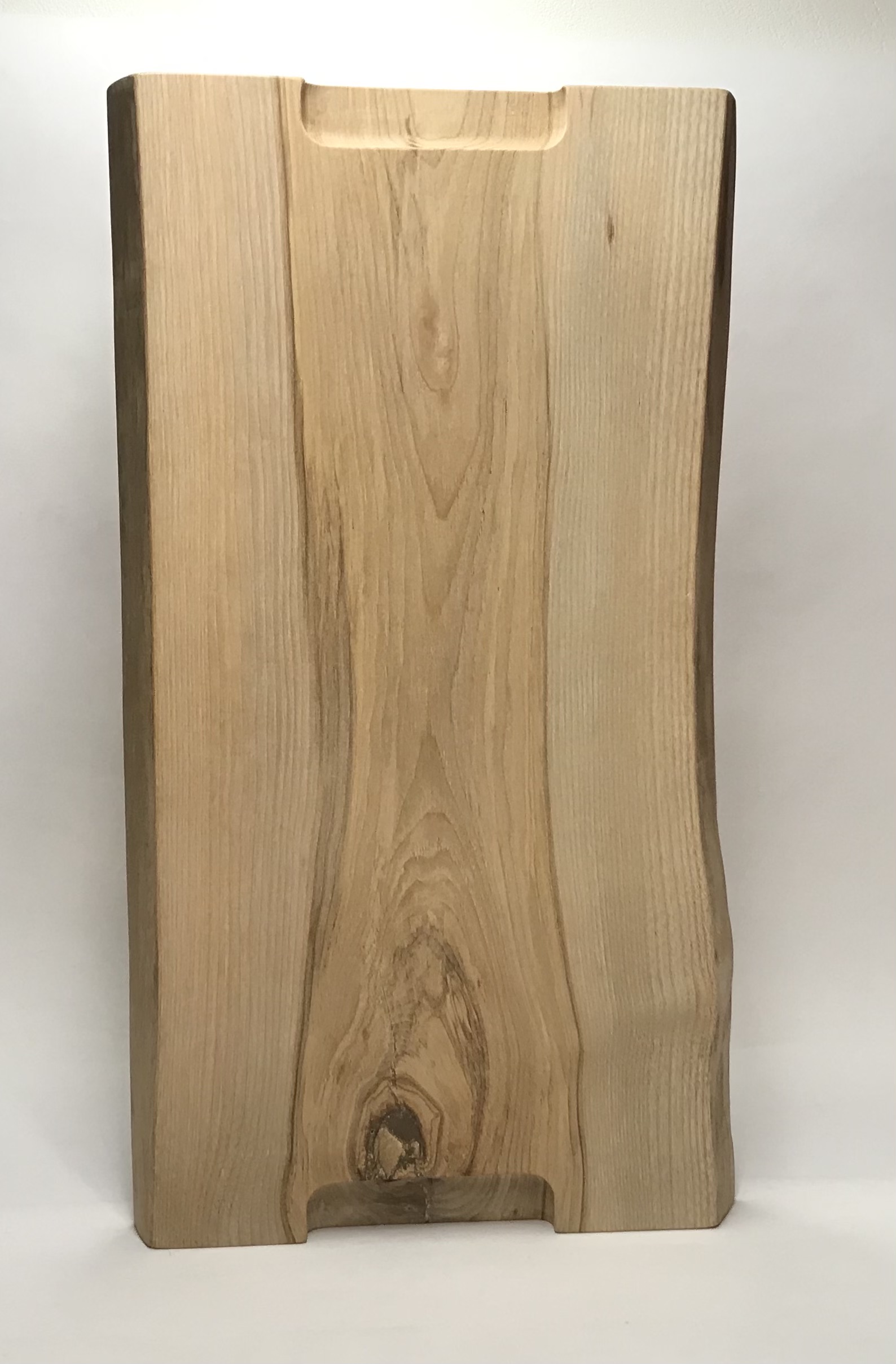 Pjaustymo lentelė, uosis/ cutting board, ash tree 39x20/21x2,5 cm