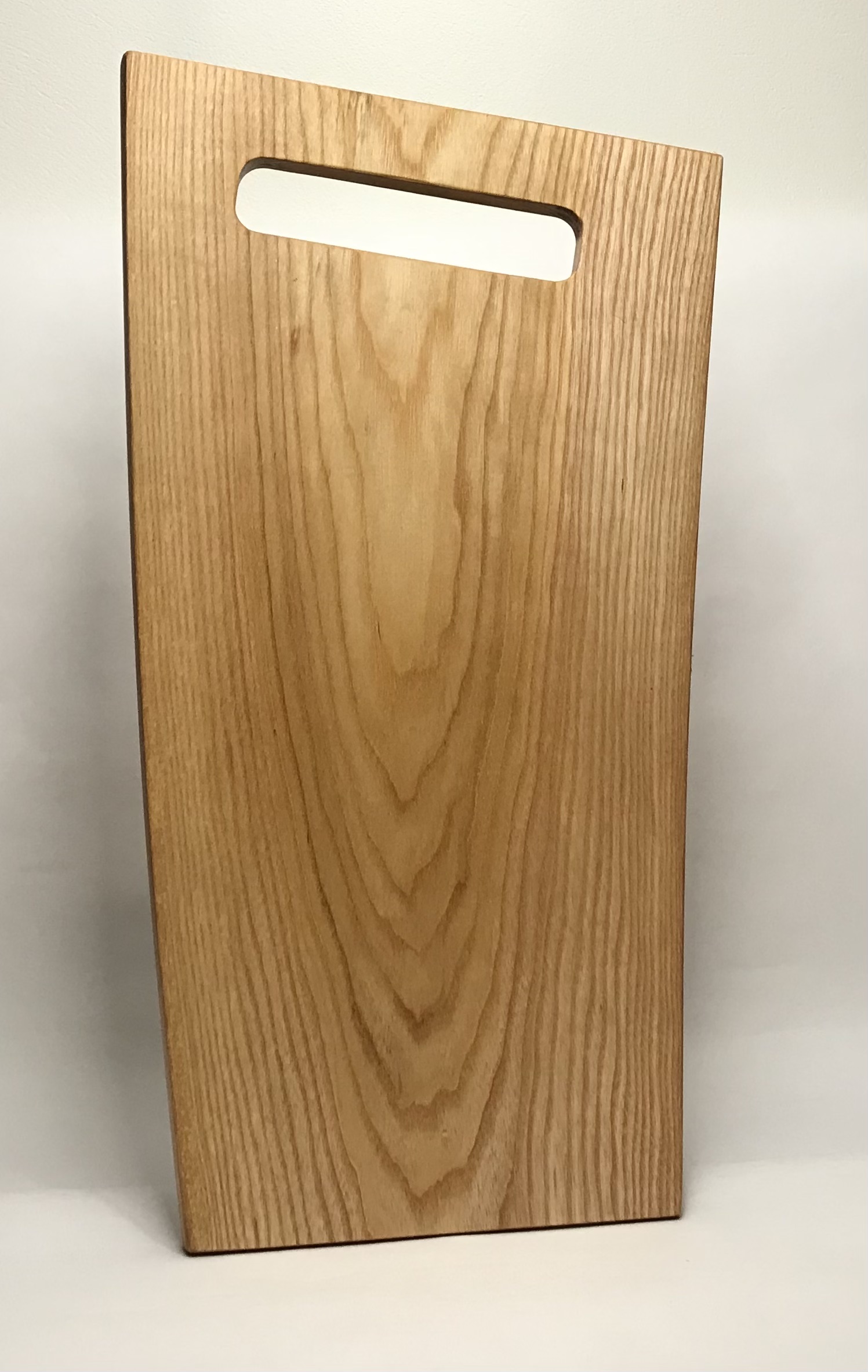 Pjaustymo-serviravimo lentelė, uosis/ cutting-serving board, ash tree 44x19/24x1,5 cm