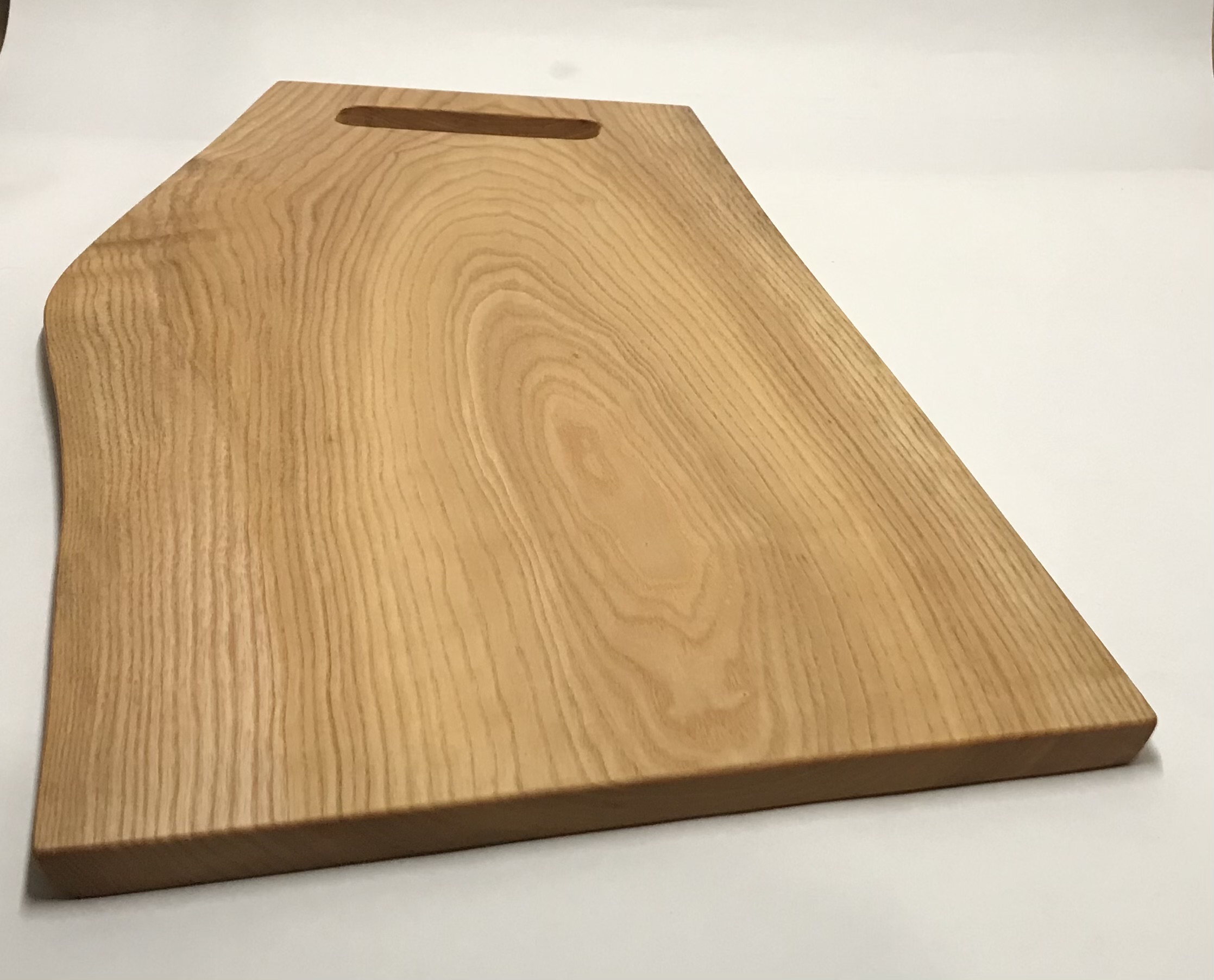 Pjaustymo-serviravimo lentelė, uosis/ cutting-serving board, ash tree 52x19/27x1,5 cm