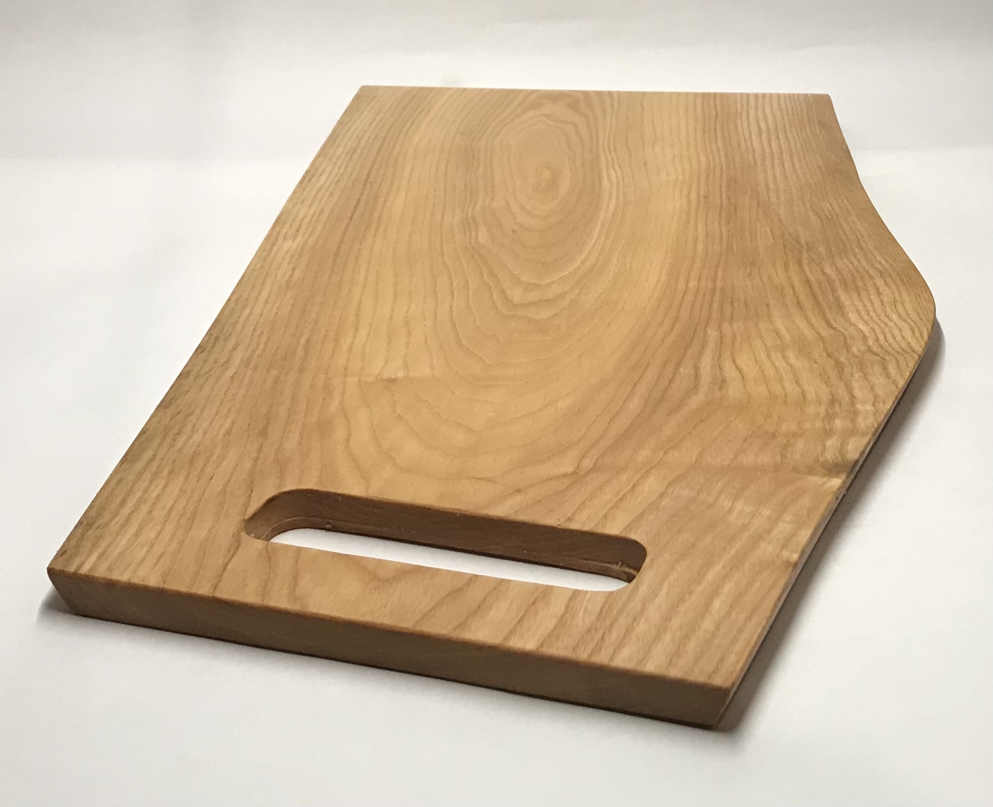 Pjaustymo-serviravimo lentelė, uosis/ cutting-serving board, ash tree 52x19/27x1,5 cm
