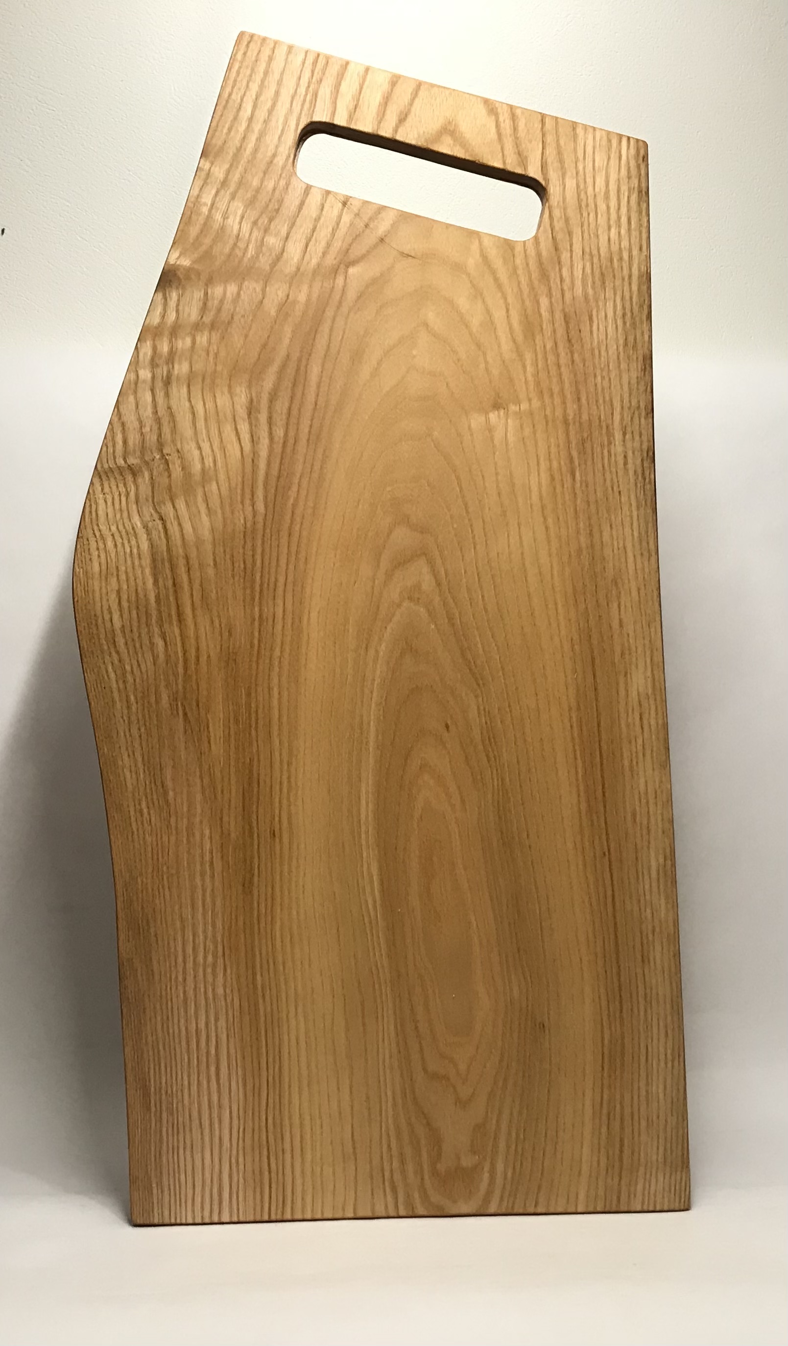 Pjaustymo-serviravimo lentelė, uosis/ cutting-serving board, ash tree 52x19/27x1,5 cm