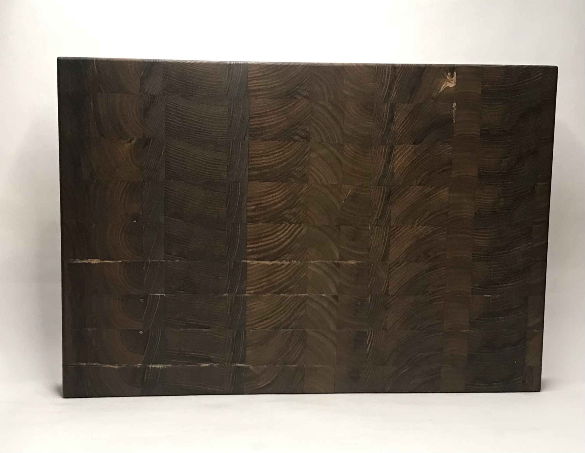 Pjaustymo lentelė, uosis (tamsintas)/ cutting board, ash tree (darkened) 38x26x4 cm