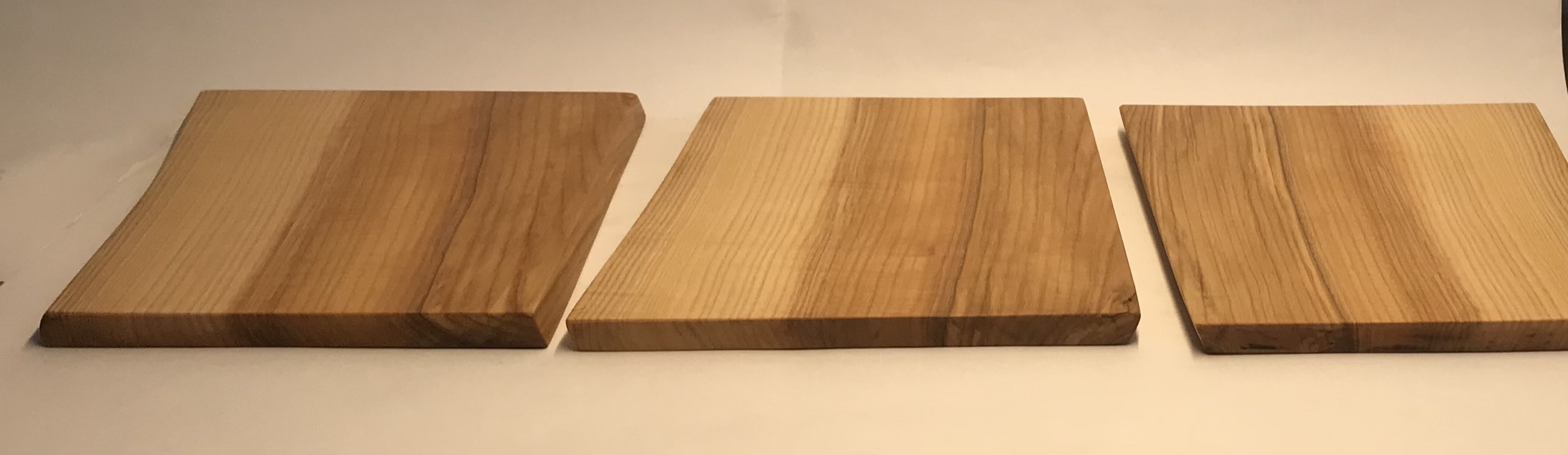 Pjaustymo-serviravimo lentelė, uosis - 3 vnt/ cutting-serving board, ash tree- 3 pcs; 23,5x15/18x1 cm 