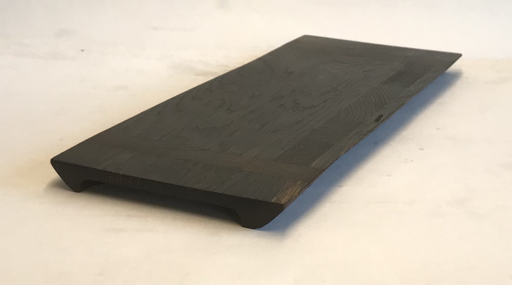 Pjaustymo-serviravimo lentelė, ąžuolas (tamsintas)/ cutting-serving board, oak (darkened) 34,5x12,5x1,5 cm