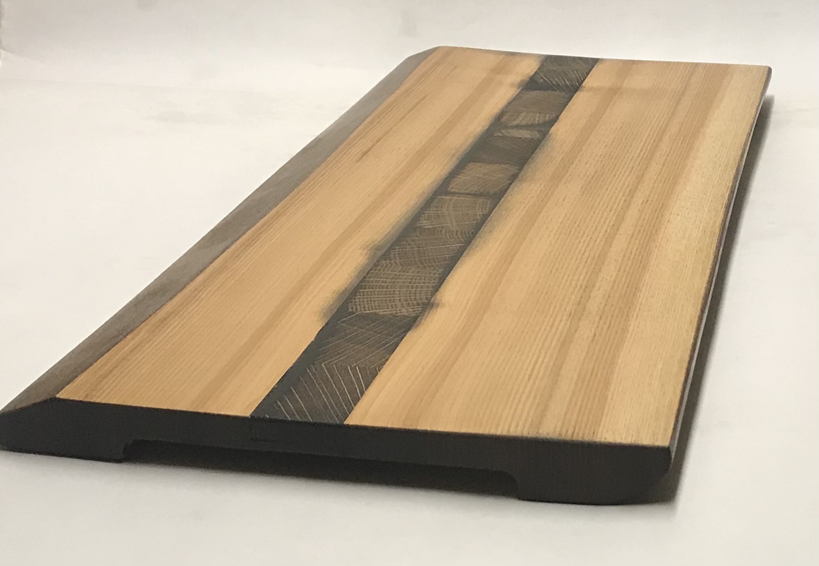 Pjaustymo-serviravimo lentelė, uosis (tamsintas)/ cutting-serving board, ash tree (darkened) 50x23,5x2 cm