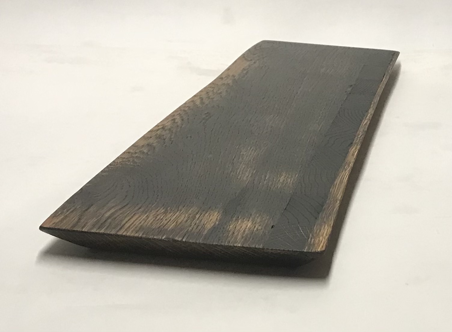 Pjaustymo-serviravimo lentelė, ąžuolas (tamsintas)/ cutting-serving board, oak (darkened) 41,5x13/15x2 cm