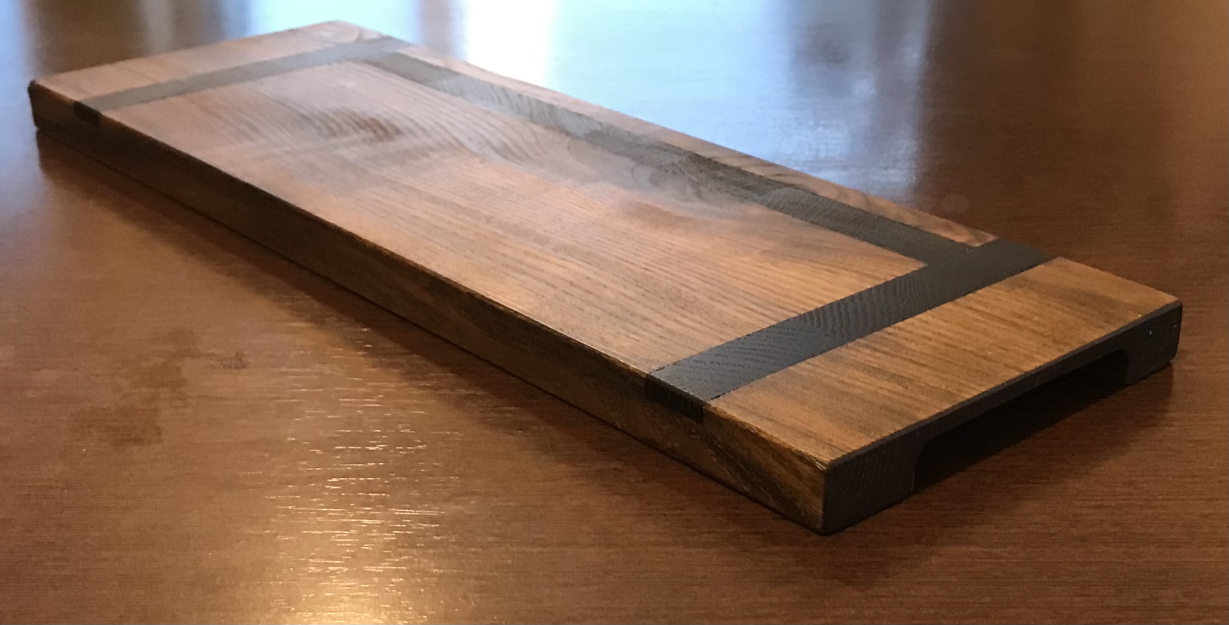Pjaustymo-serviravimo lentelė, uosis/ąžuolas (tamsintas)/ cutting-serving board, ash tree/oak (darkened) 41,5x14x2 cm