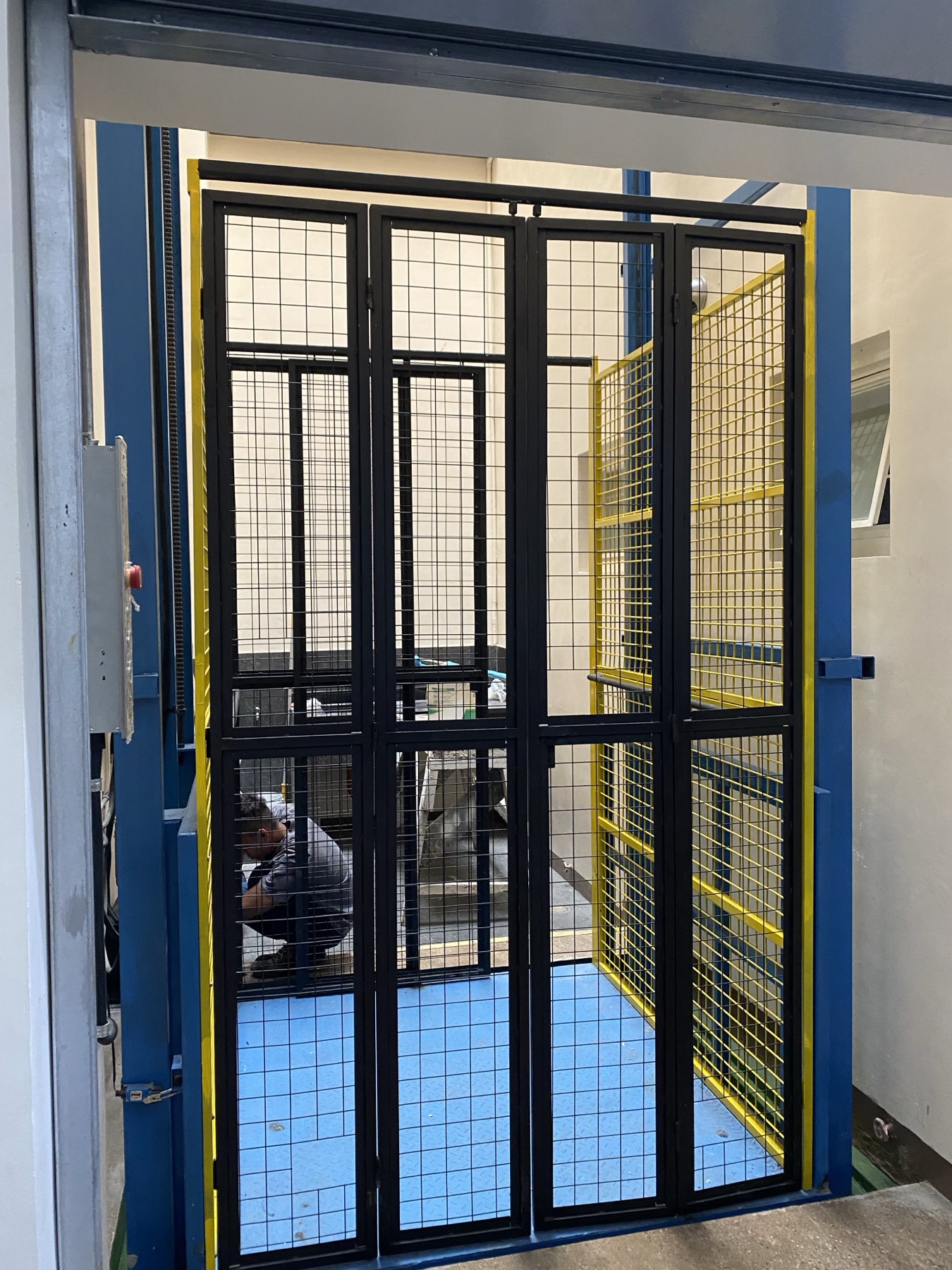 Cargo Lift
