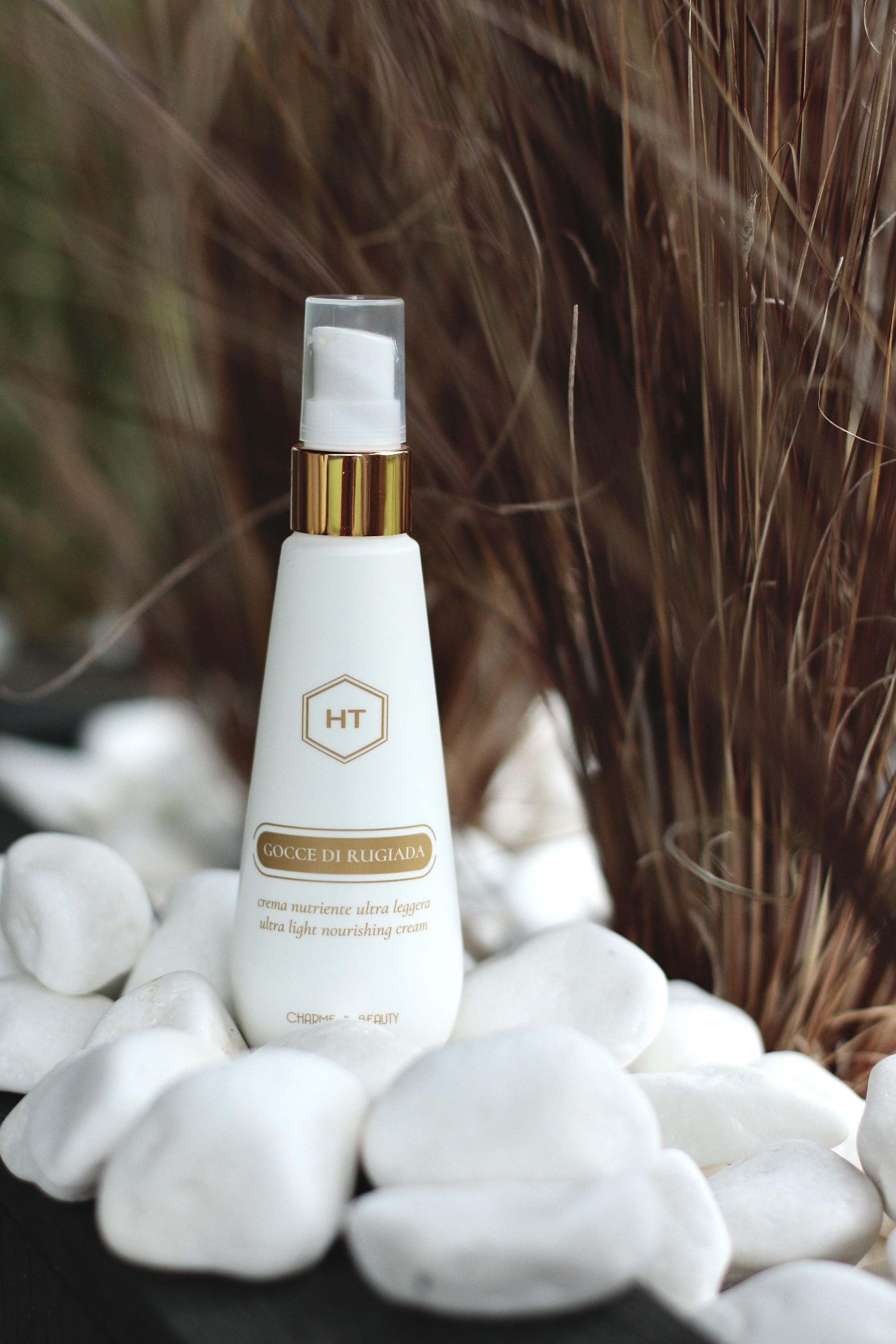 HT CREMA- itin lengvas nenuplaunamas kremas