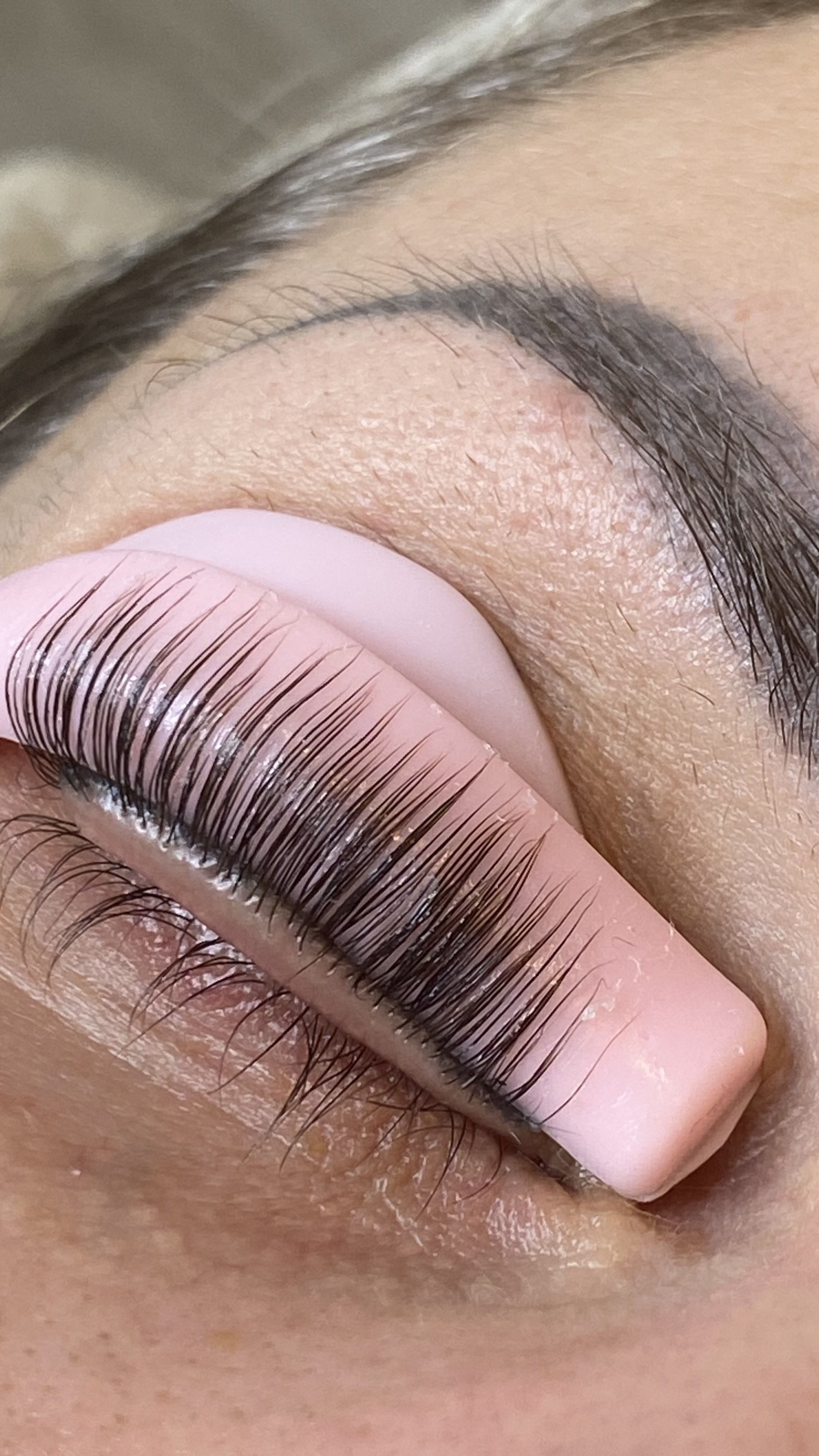 Blakstienų ir antakių laminavimas