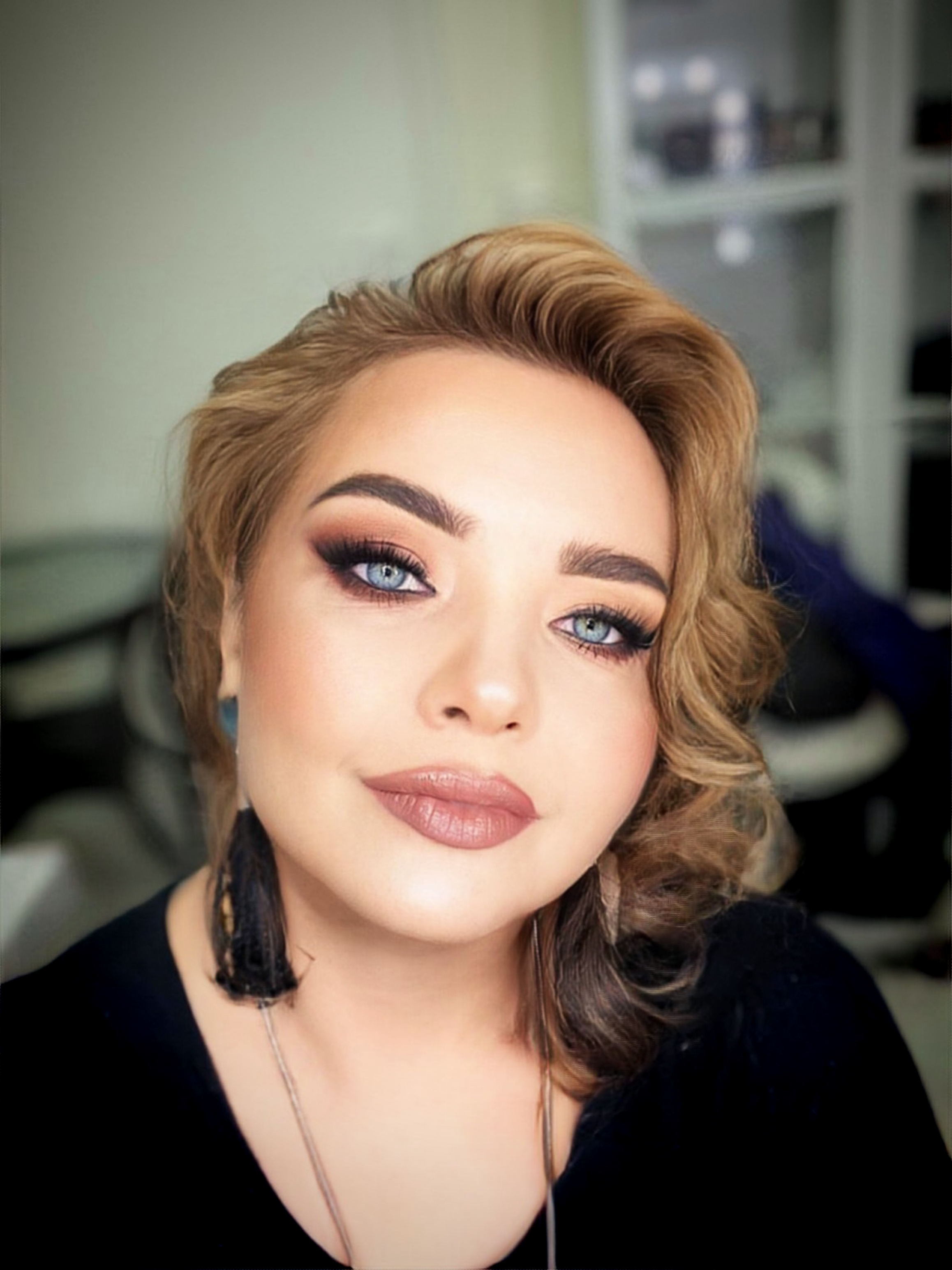 Ryškus proginis makiažas