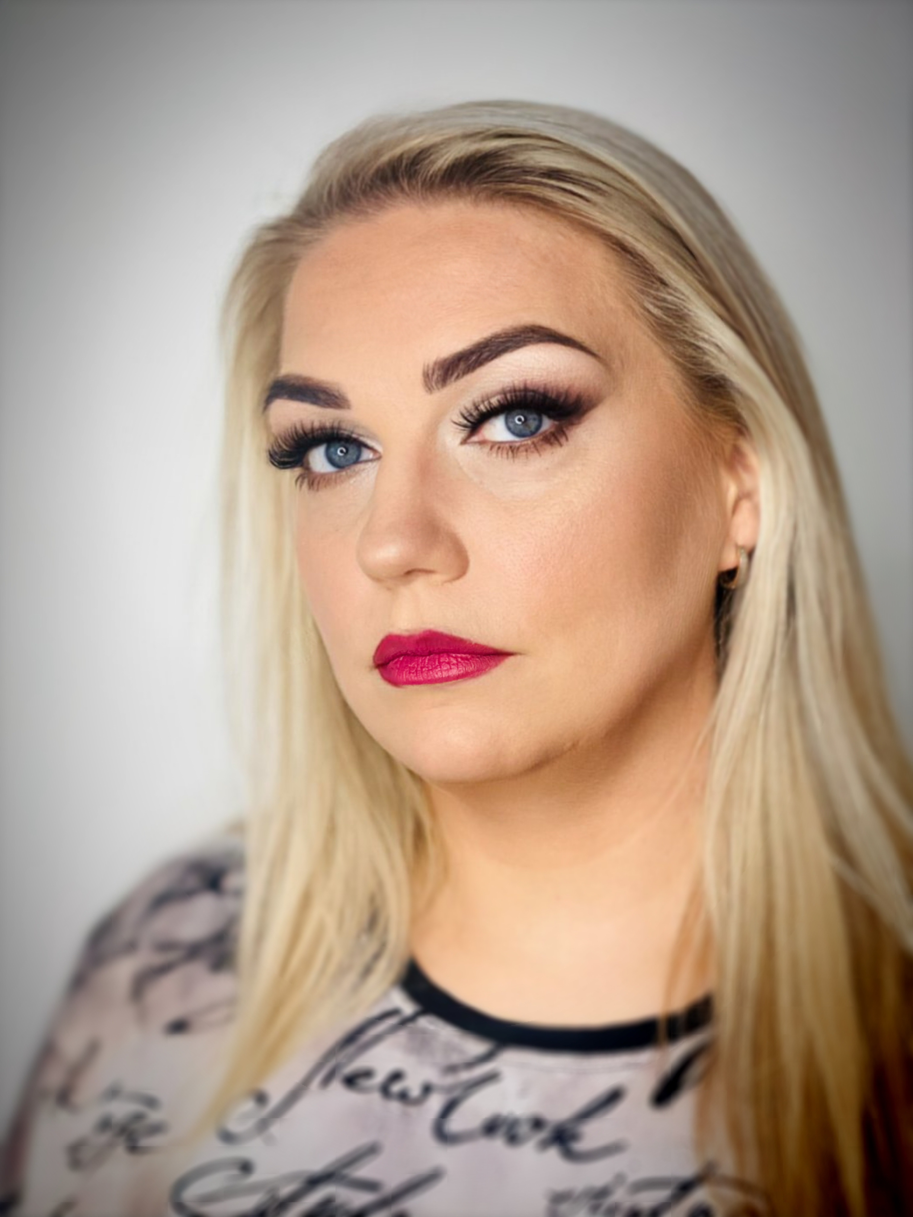 Ryškus proginis makiažas