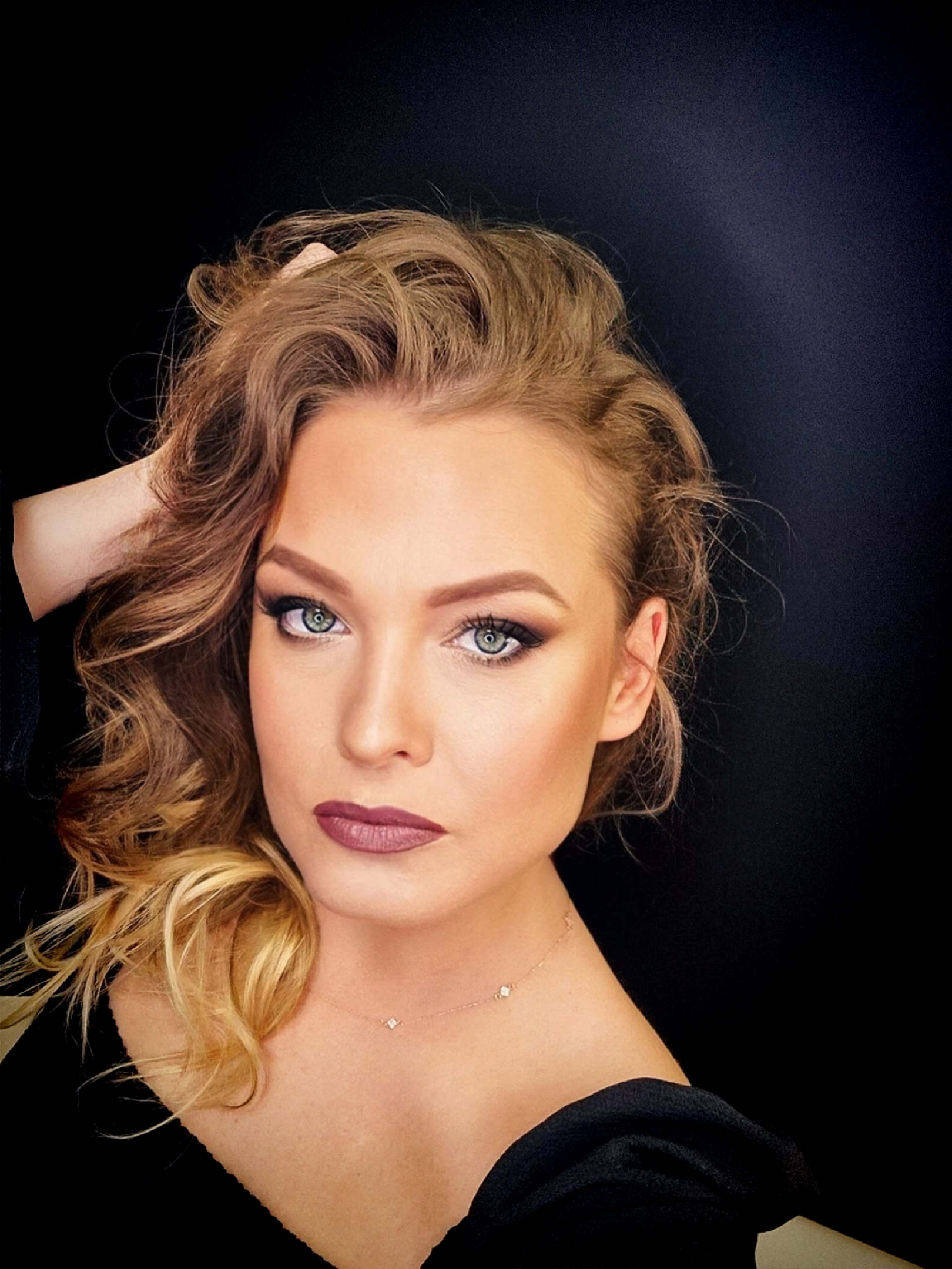 Ryškus proginis makiažas