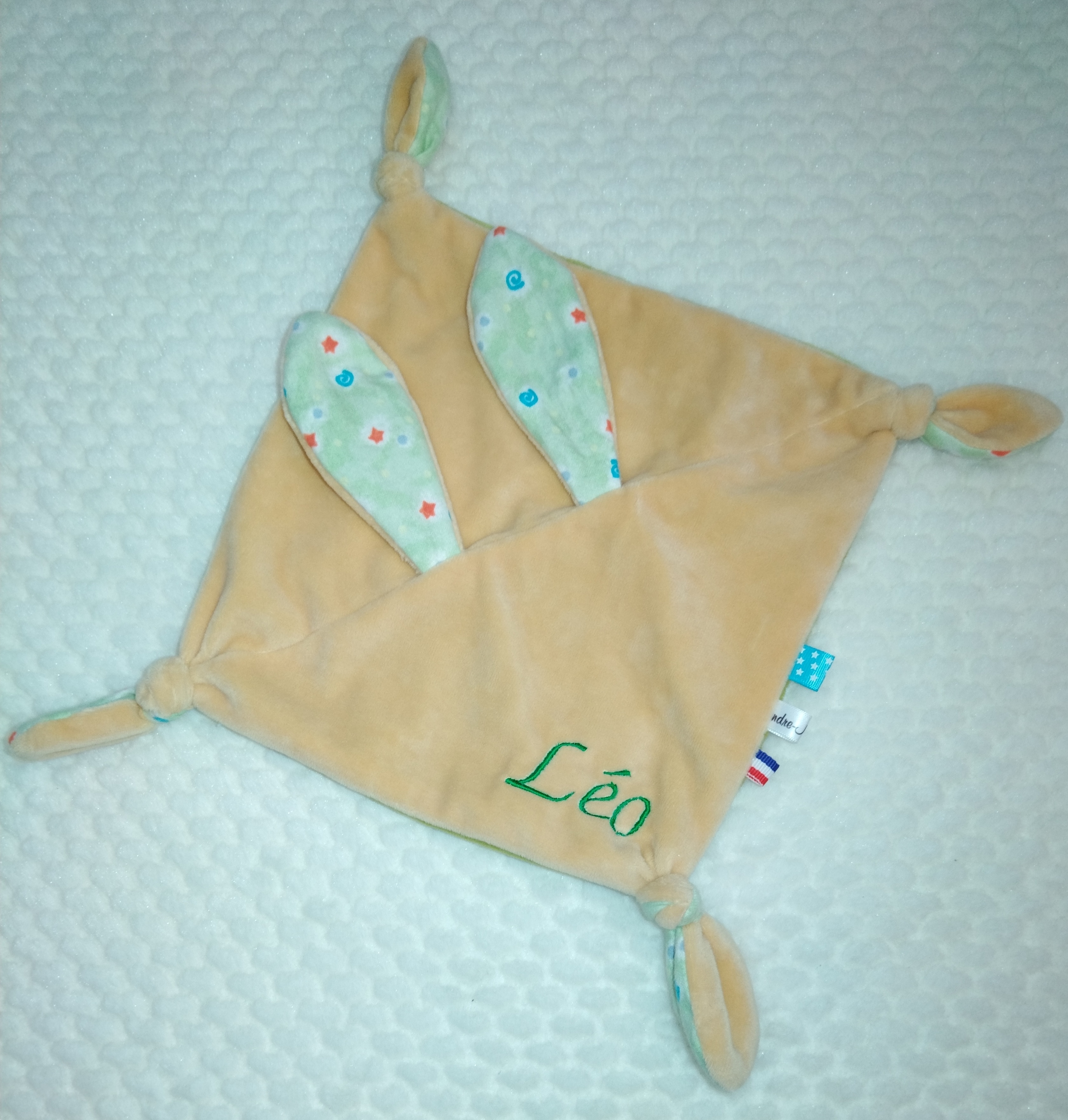 Tendre doudou lapinou brodé 
