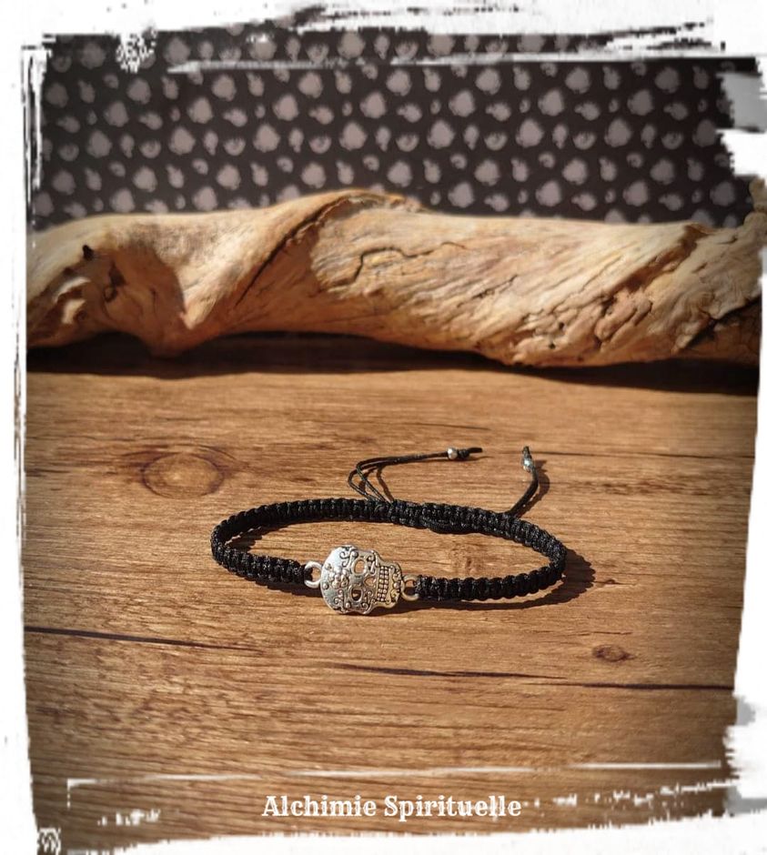 Bracelet macramé nœud coulissant Tête de mort