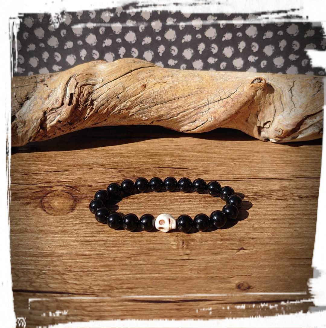 Bracelet Tourmaline noire, perle de Tête de mort