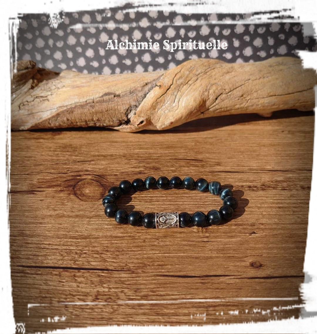 Bracelet Œil de faucon, Rune Algiz