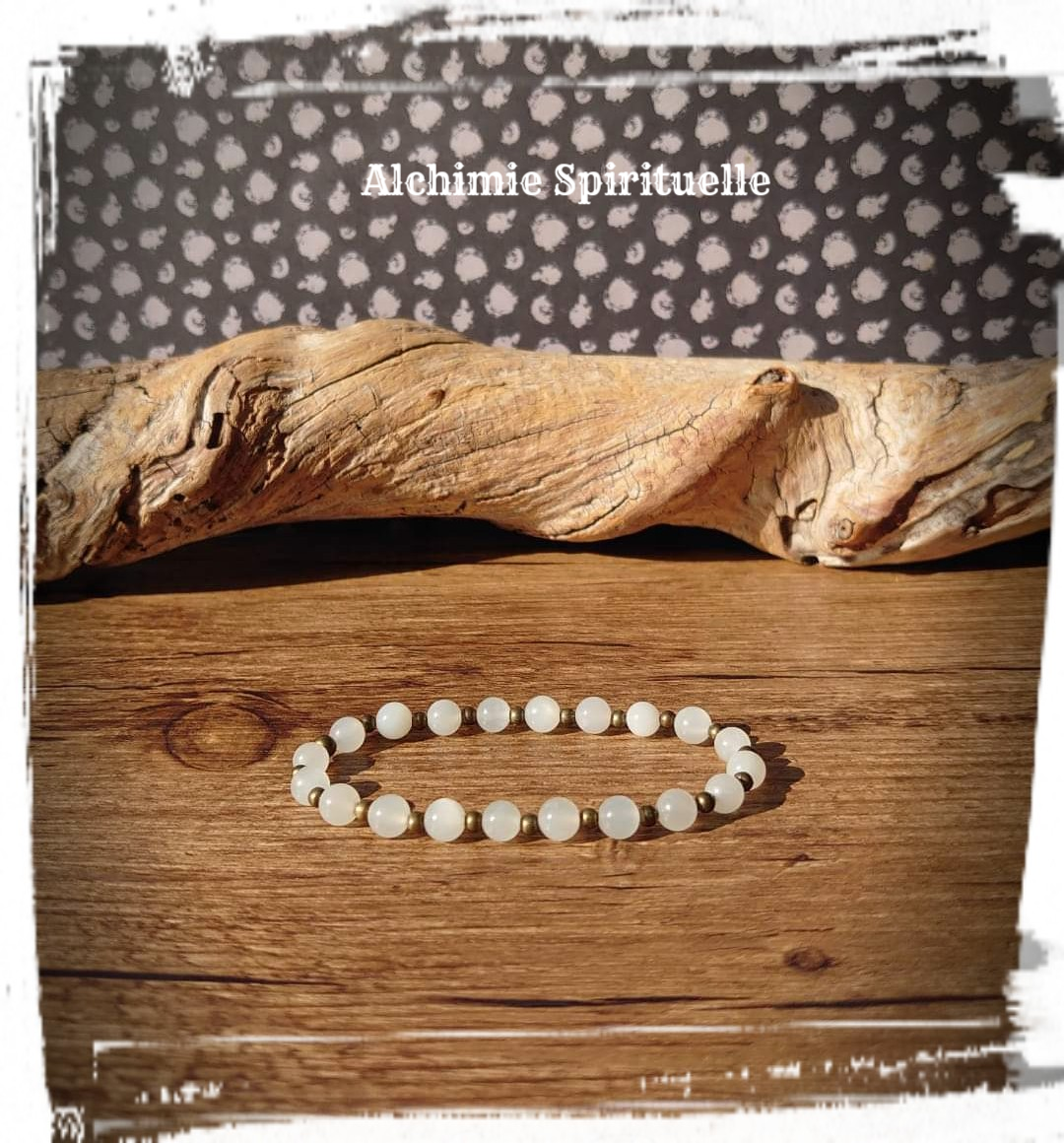 Bracelet Pierre de Lune, L'intemporel