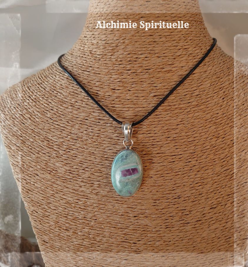 Pendentif Rubis sur Fuchsite
