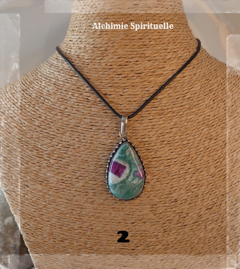 Pendentif Rubis sur Fuchsite