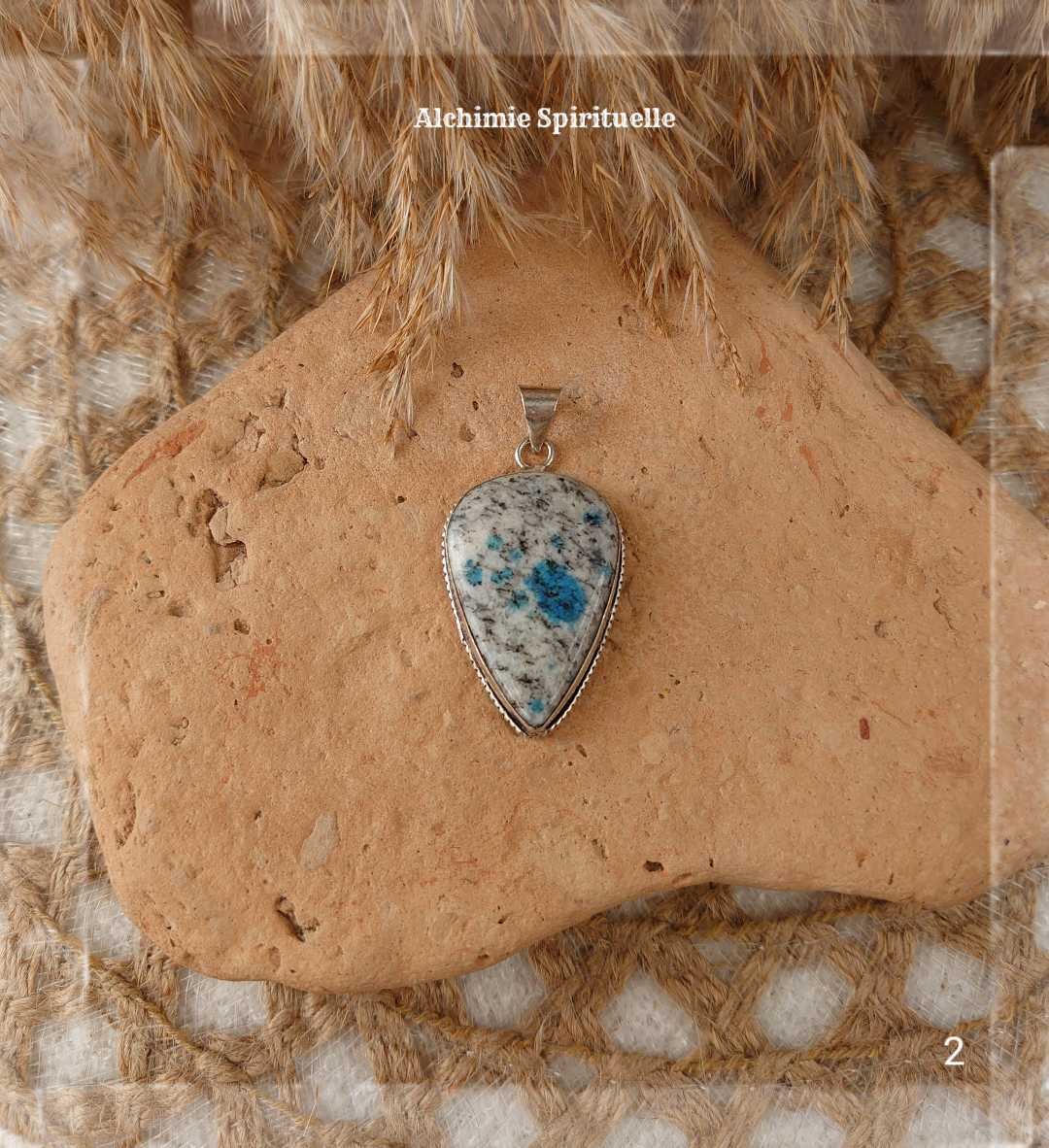 Pendentif k2 