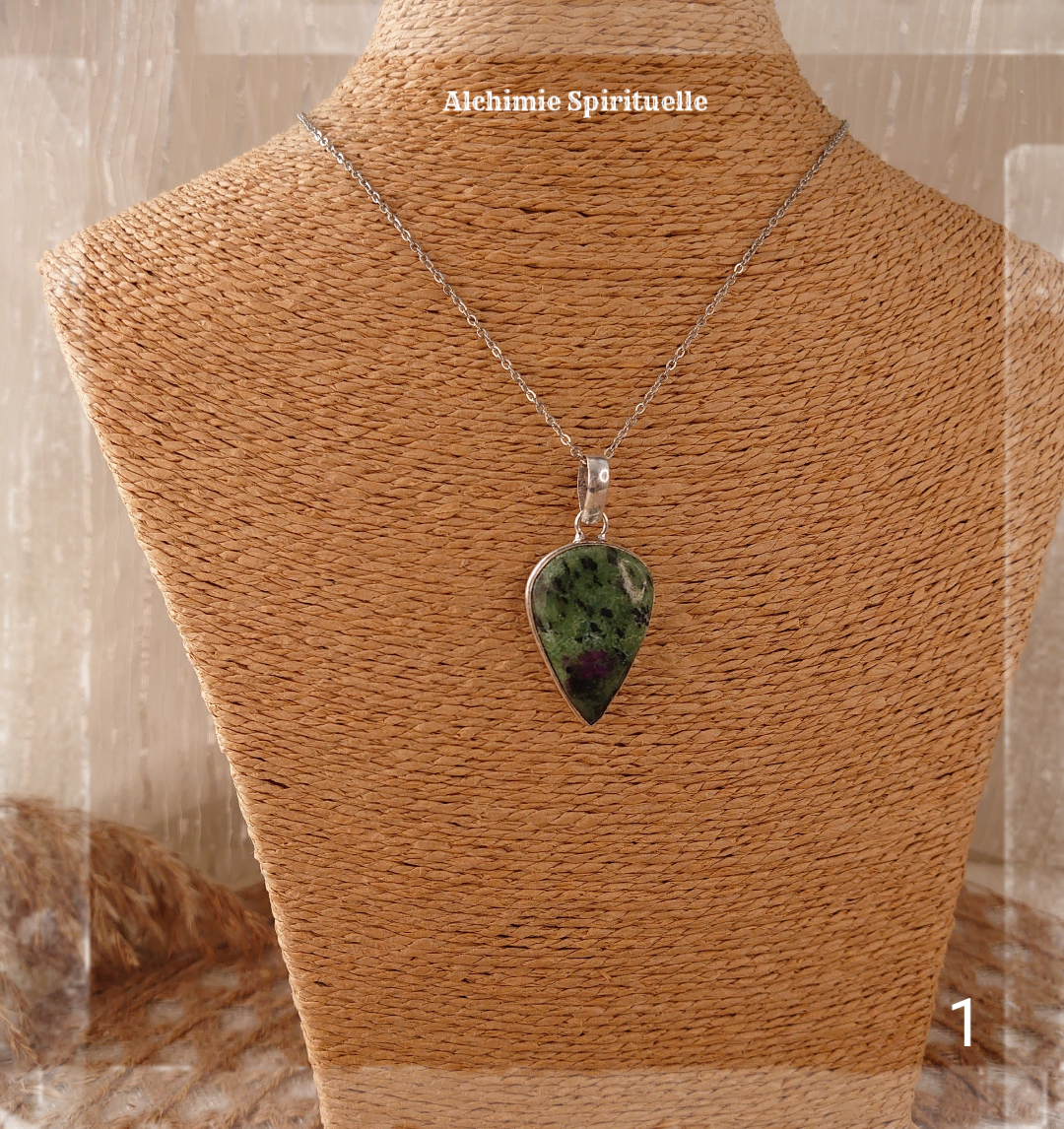 Pendentif Zoïsite rubis