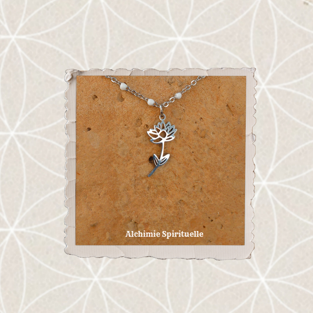 Collier Fleur de naissance Juillet / Nénuphar