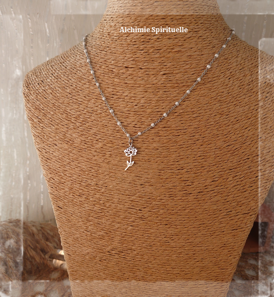Collier Fleur de naissance Juillet / Nénuphar