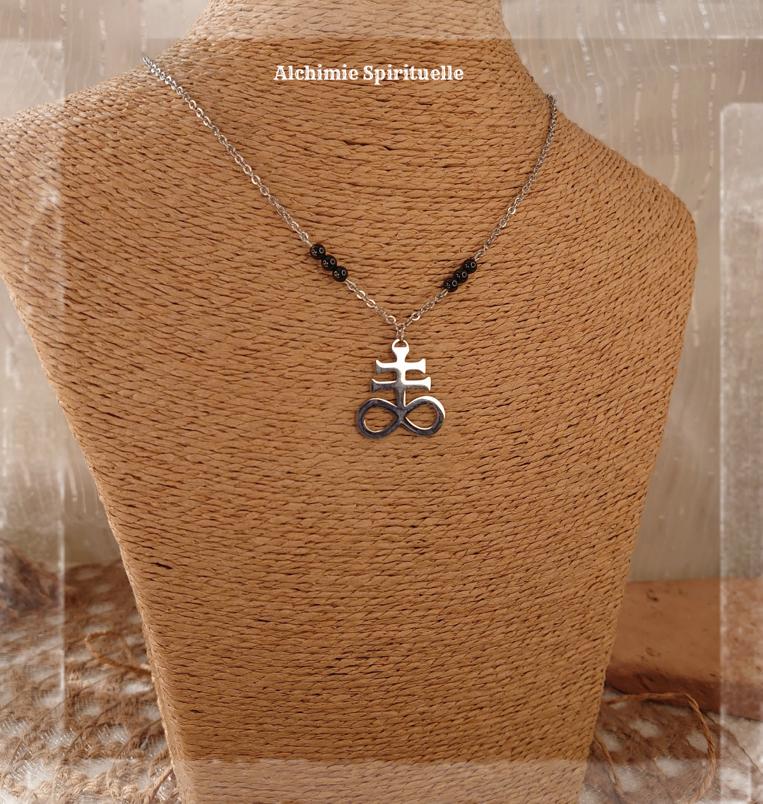 Collier Croix de Léviathan