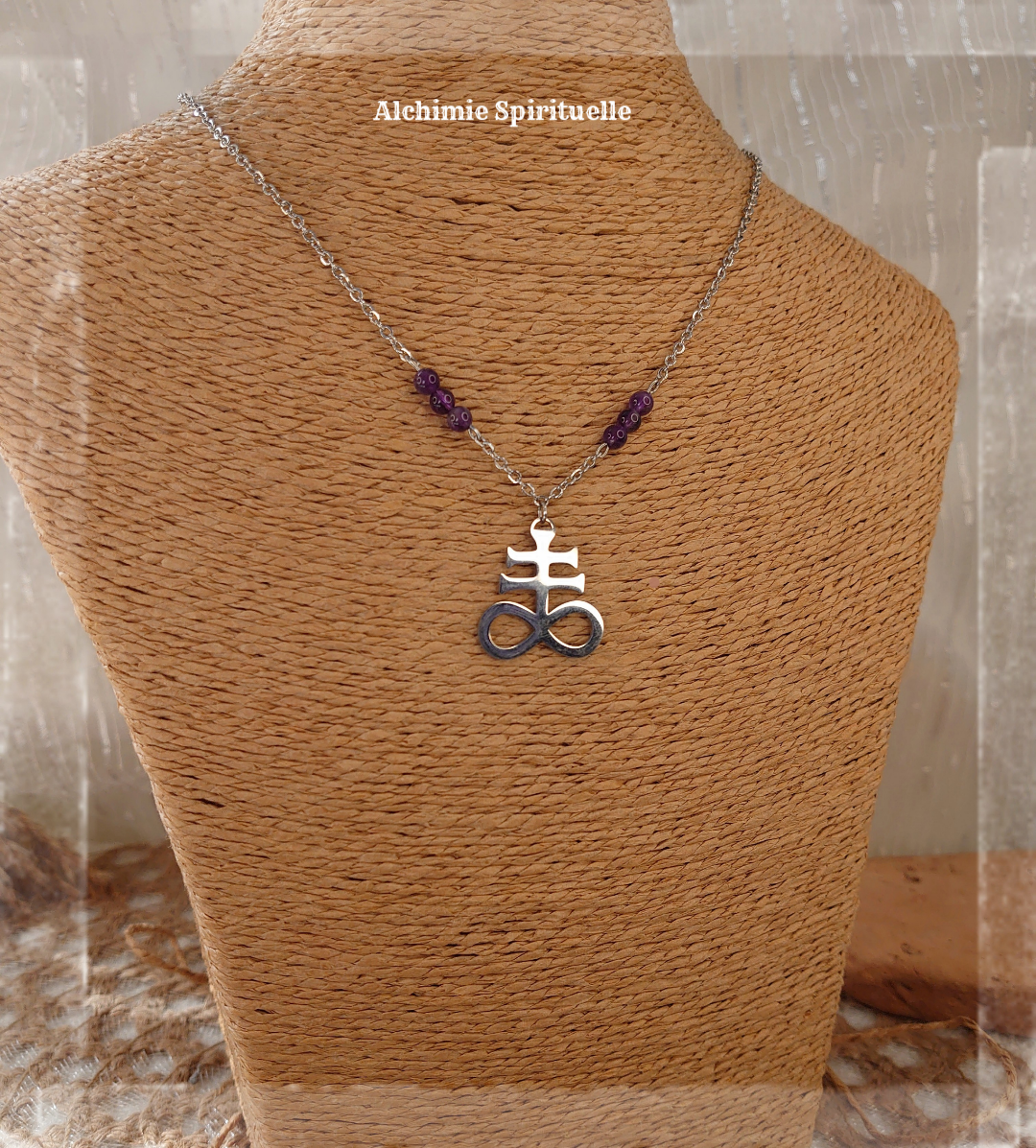 Collier Croix de Léviathan