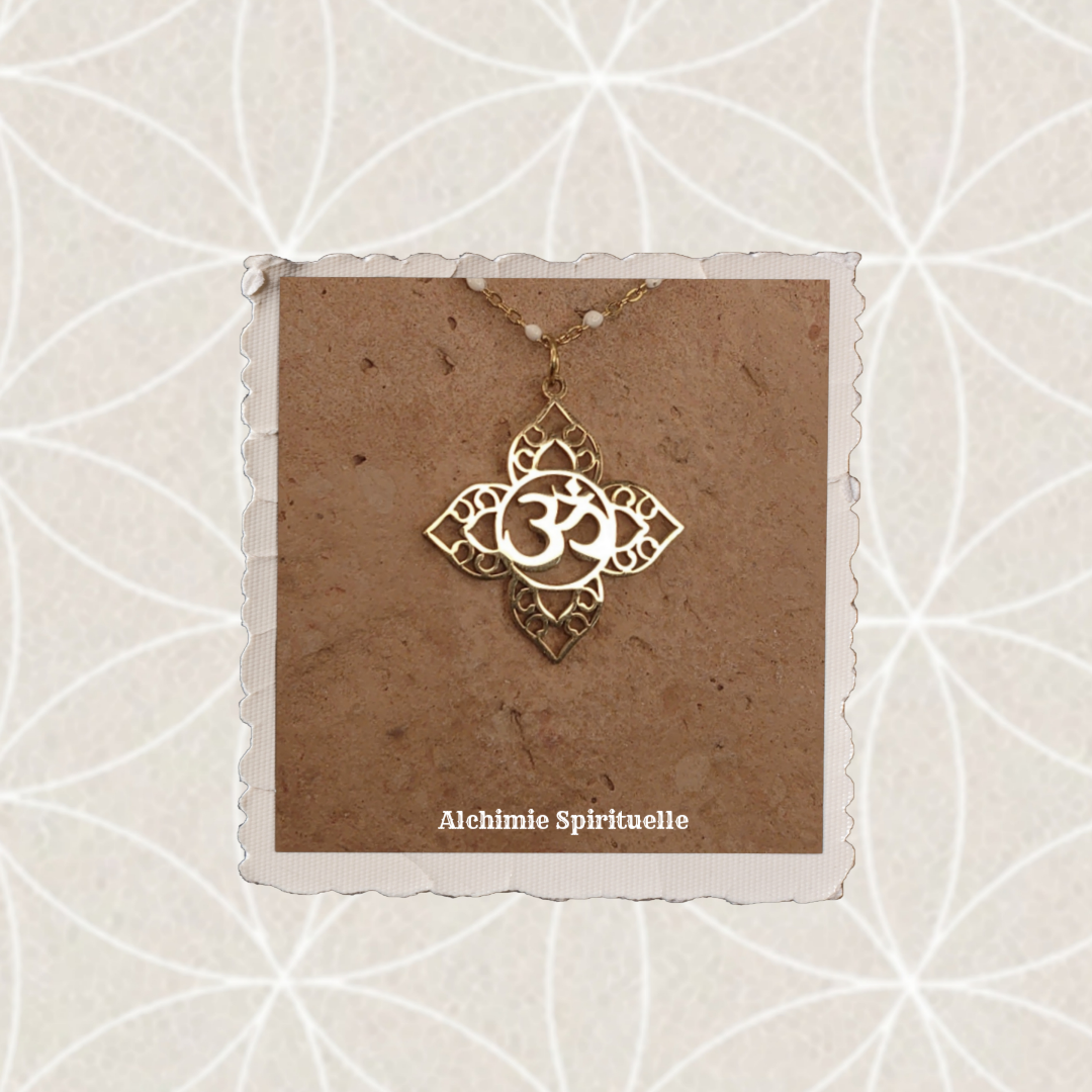 Collier Fleur Aum