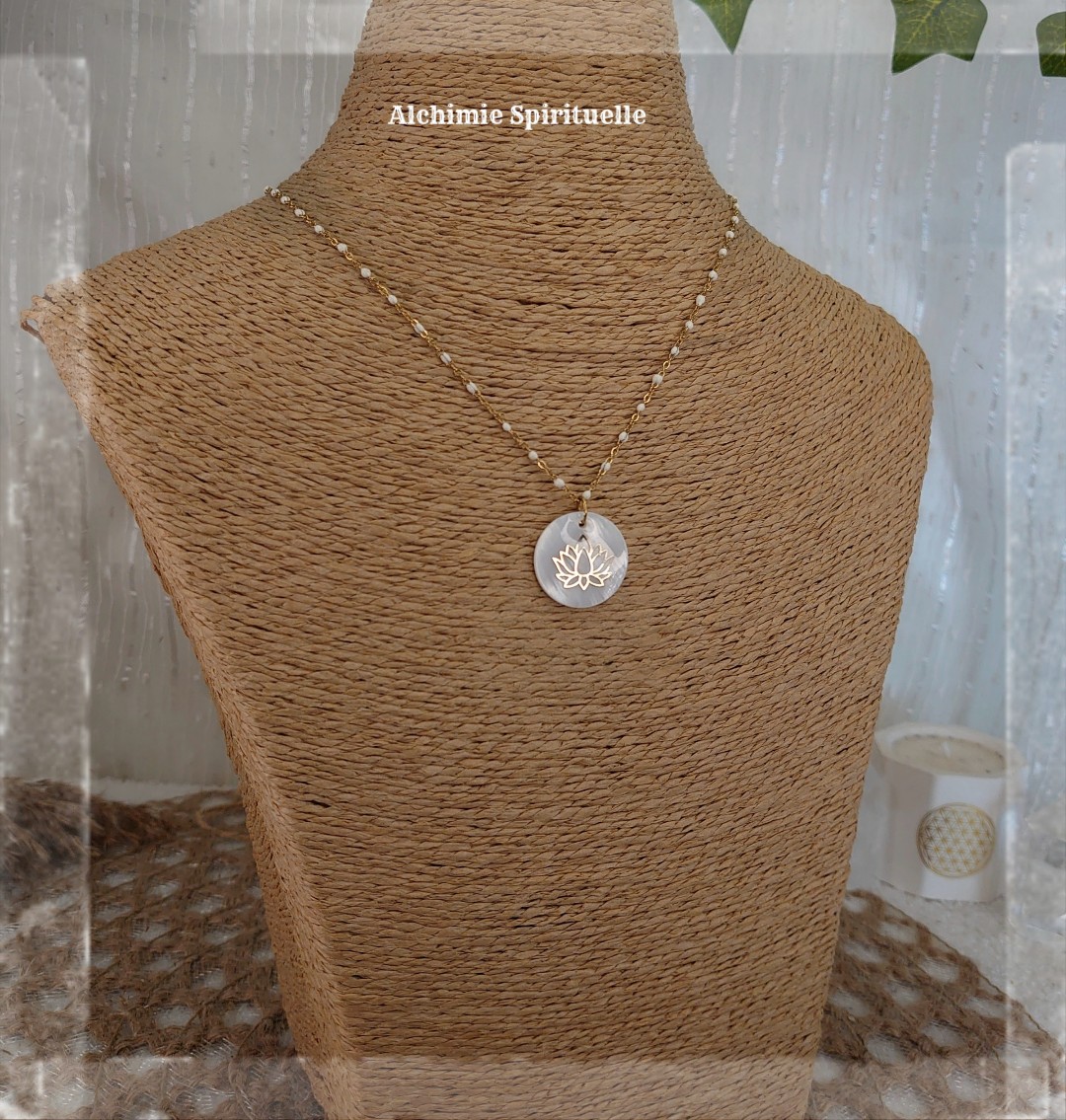 Collier nacre Fleur de Lotus