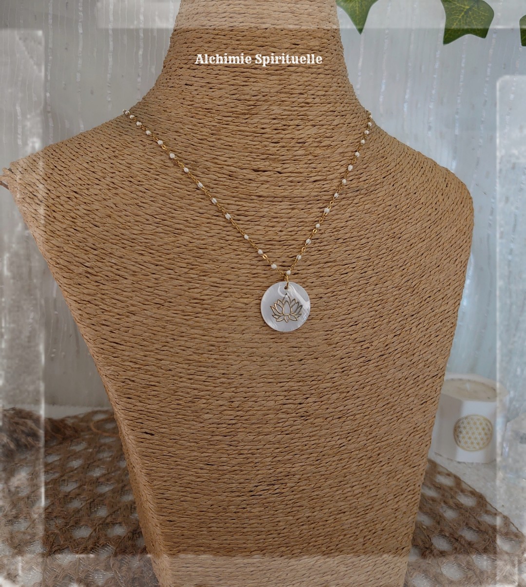 Collier nacre Fleur de Lotus