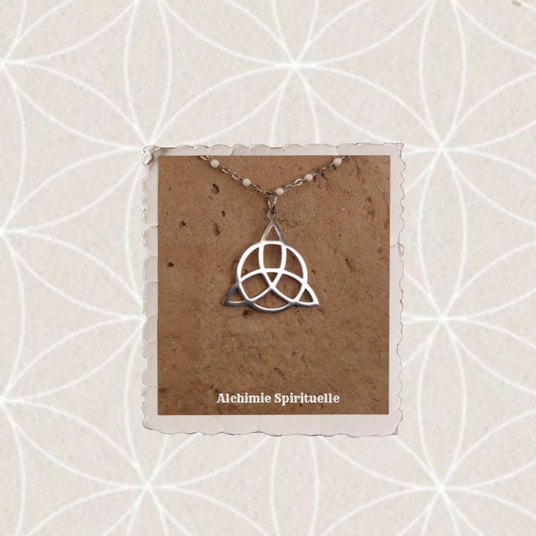 Collier Triquetra