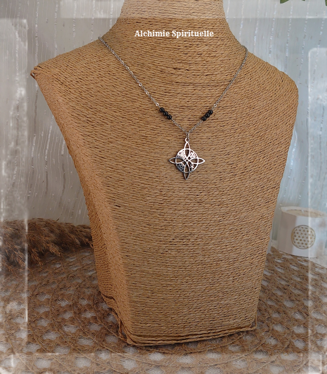 Collier Nœud de Sorcière et ses symboles 