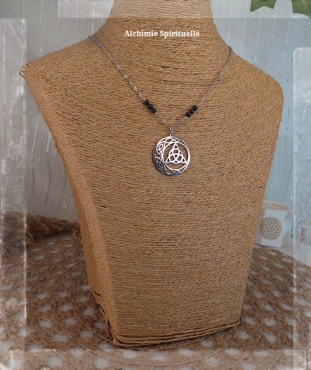 Collier Lune Triquetra