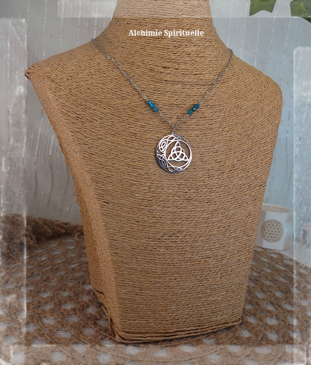 Collier Lune Triquetra
