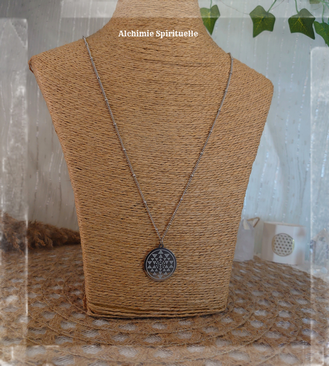 Collier Médaillon Sri Yantra