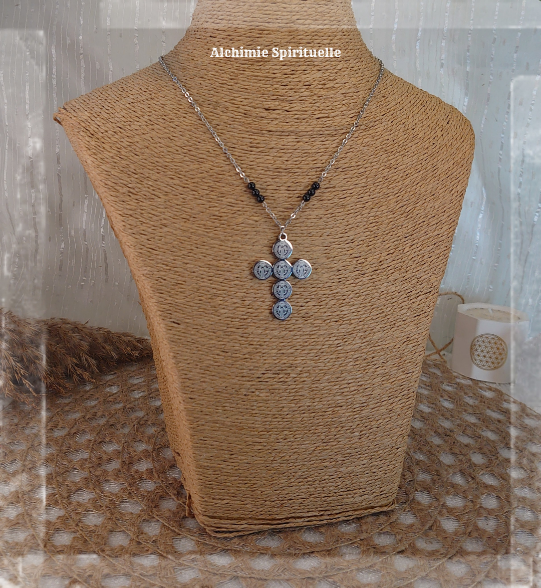 Collier Croix Saint Benoît