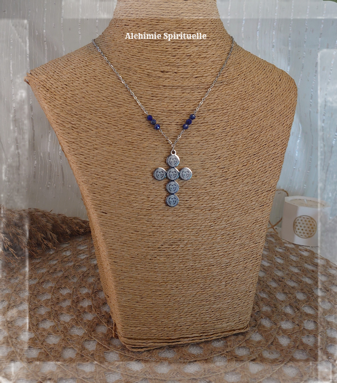 Collier Croix Saint Benoît