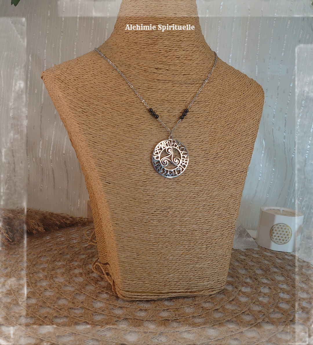 Collier Triskel et runes