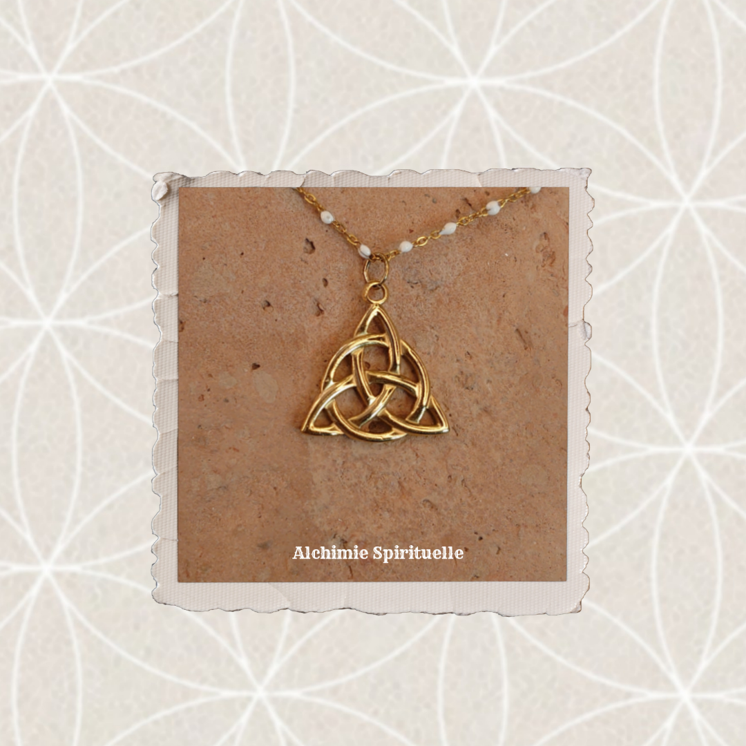 Collier Triquetra