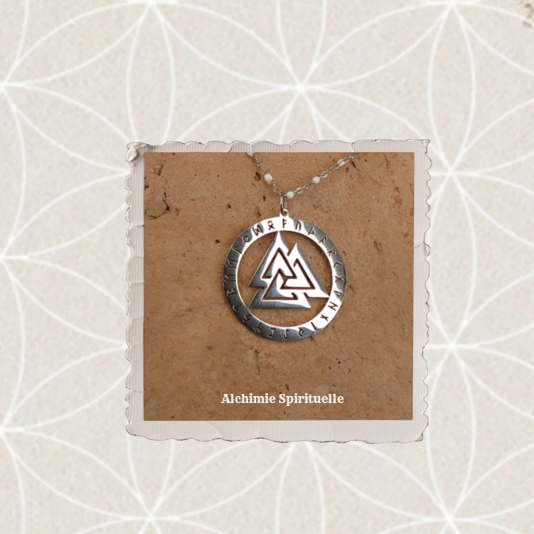 Collier Valknut